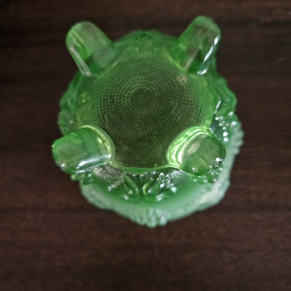 Vintage and Rare 1950's Footed Emerald Candy Dish with Grape and Leaf Pattern - Picture 5 of 9